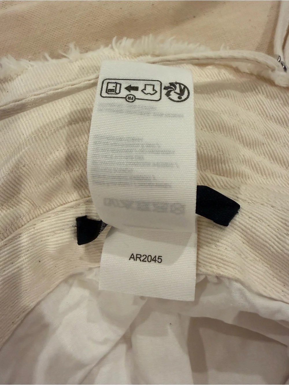 Jacquemus Off-White Artichaut Bucket Hat with Chin Strap
